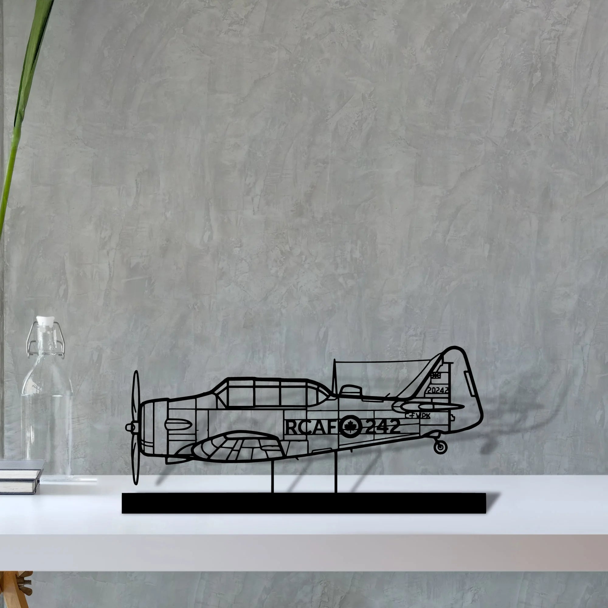 harvard Silhouette Metal Art Stand - Tinvibe
