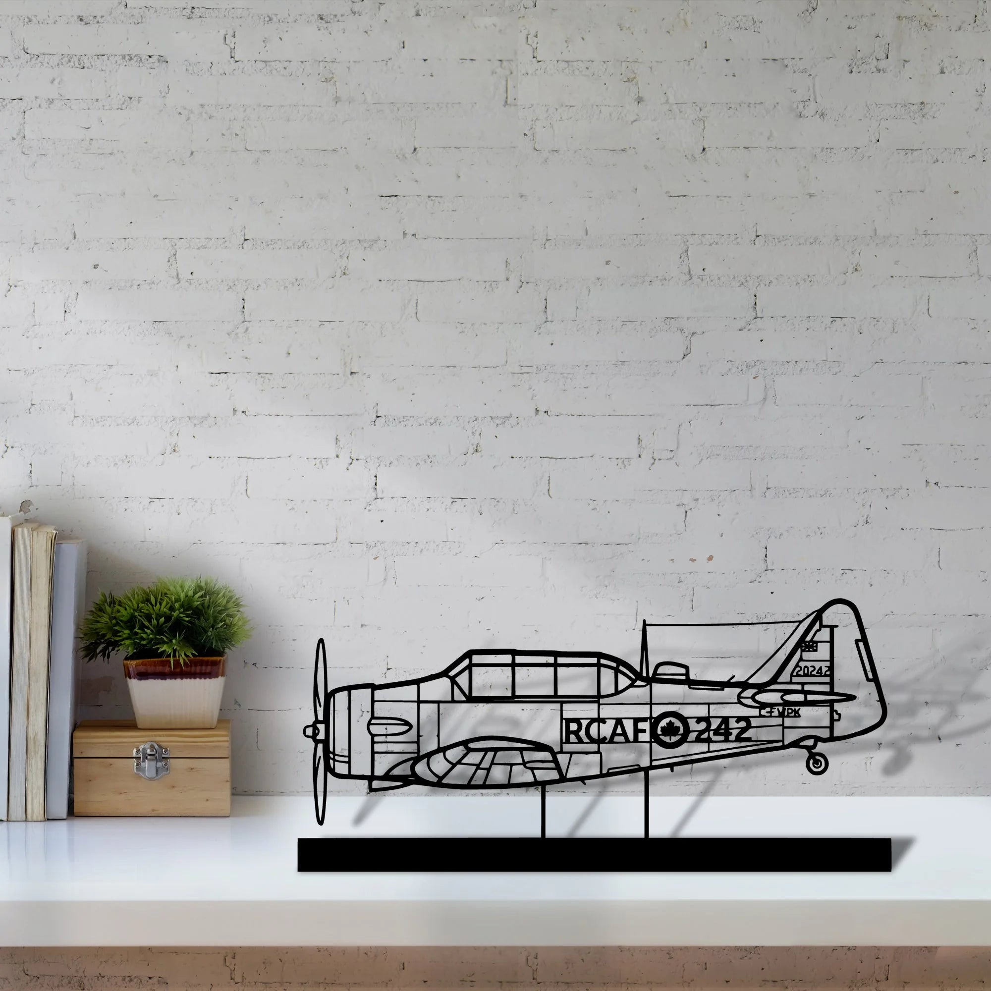 harvard Silhouette Metal Art Stand - Tinvibe